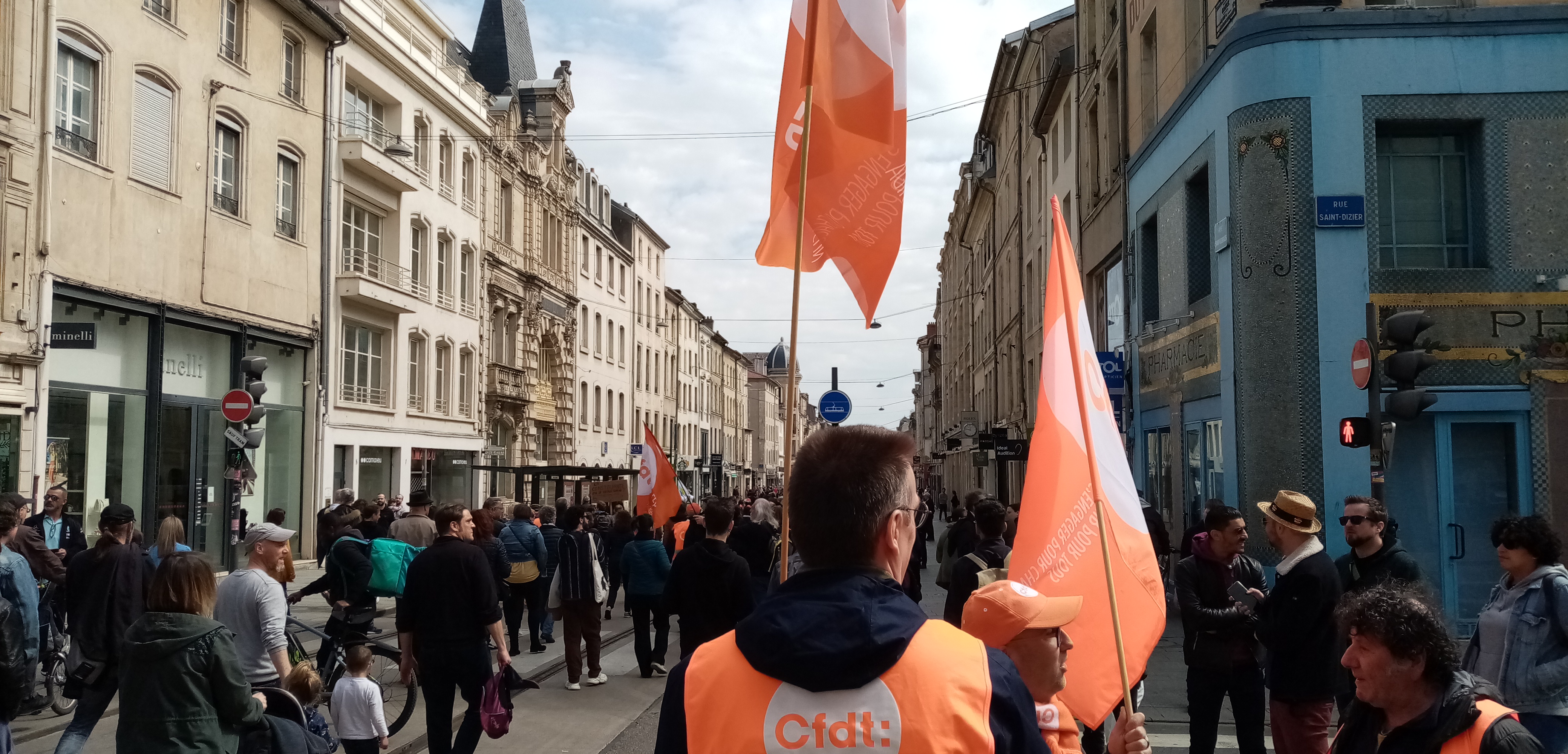 Réussite du 5 décembre ....une alerte au futur gouvernement